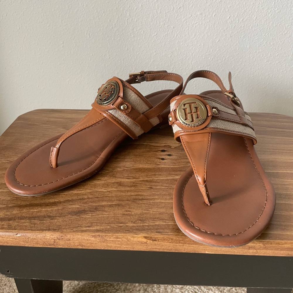 Tommy Hilfiger Round Hardware Sandal